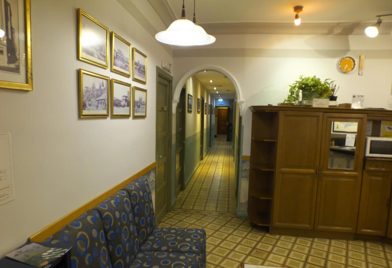 Hostal Orejas León Eksteriør billede